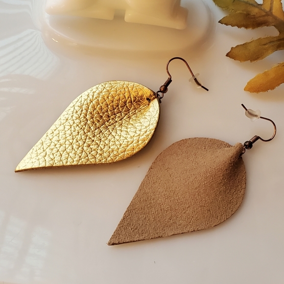 i4 NEW Gold Genuine Leather Leaf-Cut - Picture 2 of 6